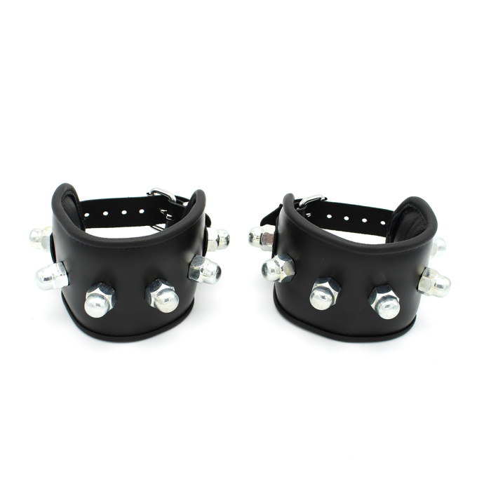 Leather Padded Handcuffs Spikey Nuts - Afbeelding 5
